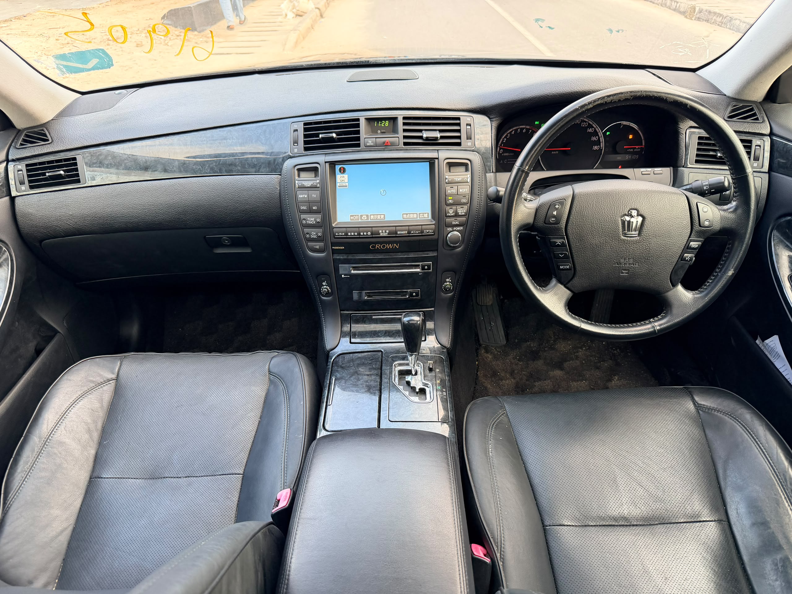 TOYOTA CROWN thumbnail 6